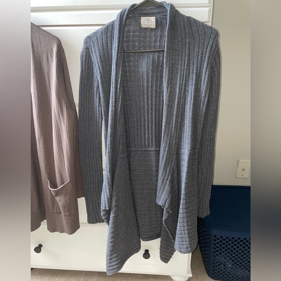 Cardigans - Picture 3 of 5